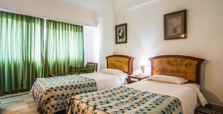 Hotel Chariot Chennai Exteriör bild