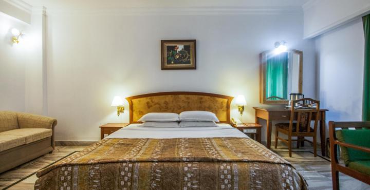 Hotel Chariot Chennai Exteriör bild